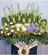 Honor & Tribute Wreath CW - 91