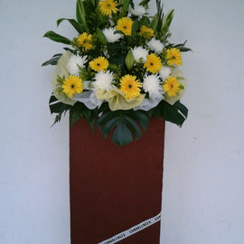 Graceful Elegance Wreath CW - 66