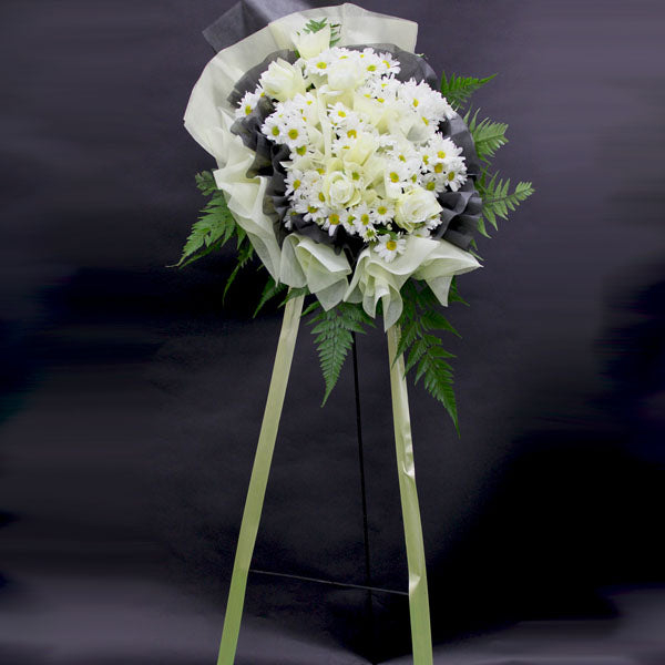 Gesture Wreath CW - 60