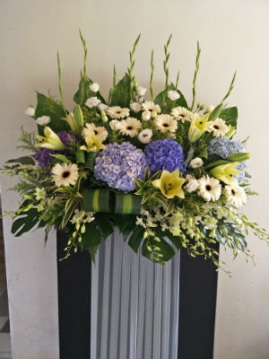 Blue Skies Wreath CW - 10