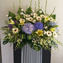 Blue Skies Wreath CW - 10