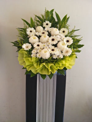 Blessed Assurance Wreath CW - 08