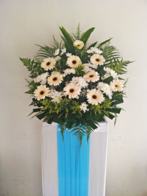 Candle of Light Wreath CW - 14