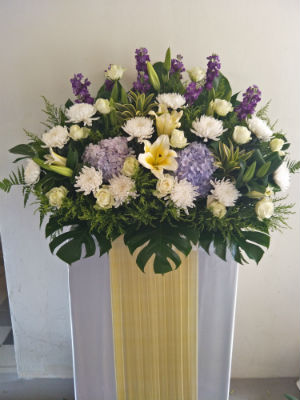 Beautiful Gladiolas Wreath CW - 06