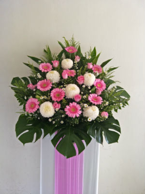 Grieving Hearts Wreath CW - 76