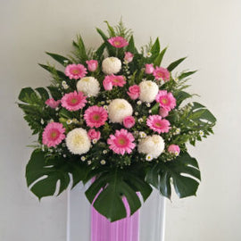 Grieving Hearts Wreath CW - 76