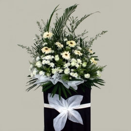 Reflection Wreath CW - 132