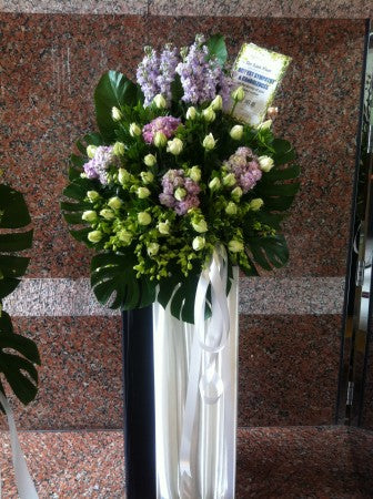 Silent Prayers Wreath CW - 149