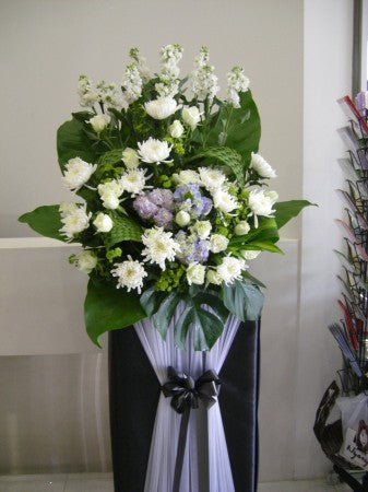 Kind Thoughts Wreath CW - 98