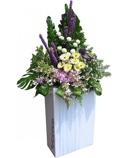 Tender Thoughts Wreath CW - 158