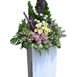 Tender Thoughts Wreath CW - 158